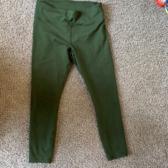 Size small fabletics army green legging 29 inches - Picture 1 of 1